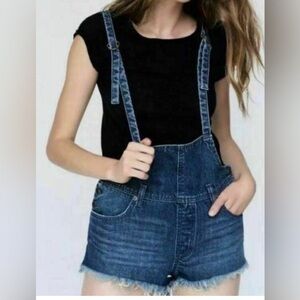 FREE PEOPLE We The Free Size 26 Denim  Overalls Shorts Romper Shortalls EUC